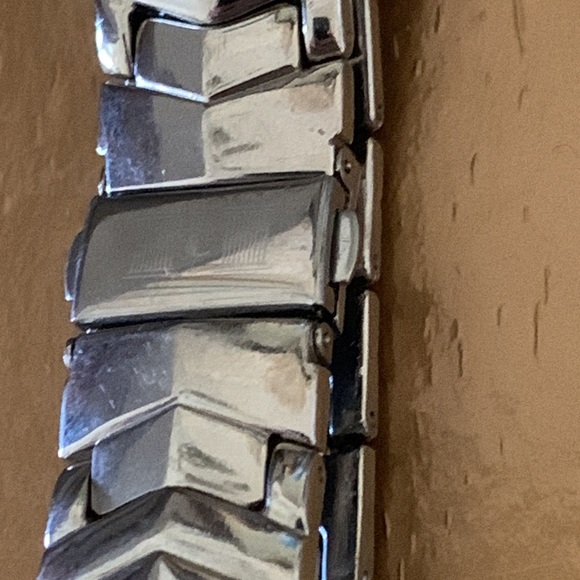 Link Chronograph Watch - Picture 4 of 10